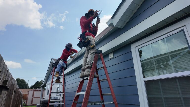 seamless gutter blue house
